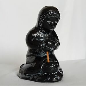Vintage Carved Black Stone Eskimo Figurine The Aardik Collection Made In Canada